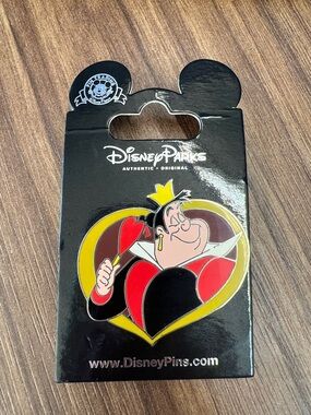 Disney Queen of Hearts Villains Pin